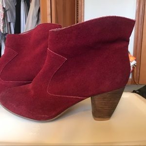 Size 6 Red Suède Booties